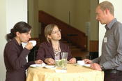Frau Böhnke, Frau Wank und Herr Weyer im Gespräch